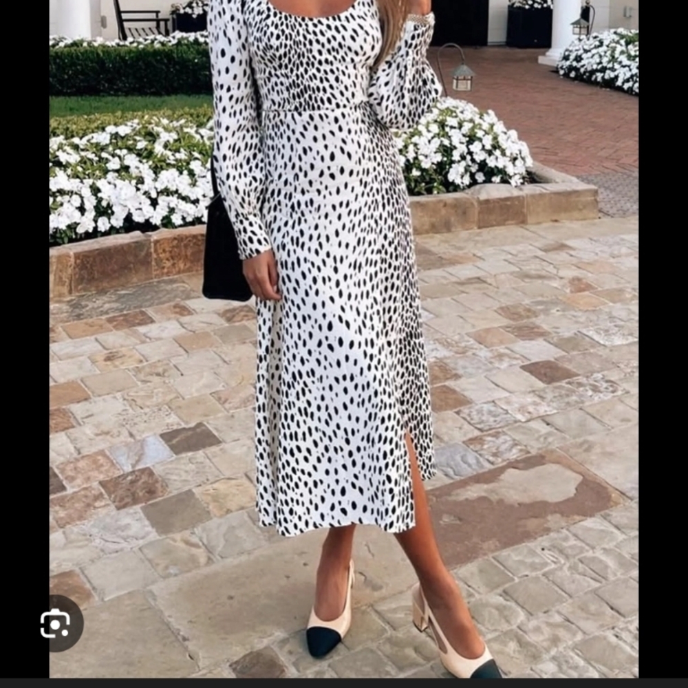 Elegant Black and White Patterned Dress - Picture 5 of 5